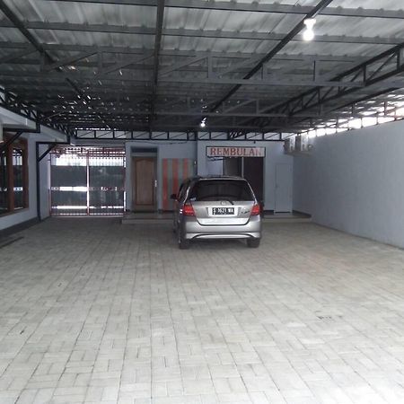 Rembulan Guest House Jombang 外观 照片